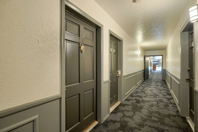 Building Photo - 4696 Tarryton Ct S