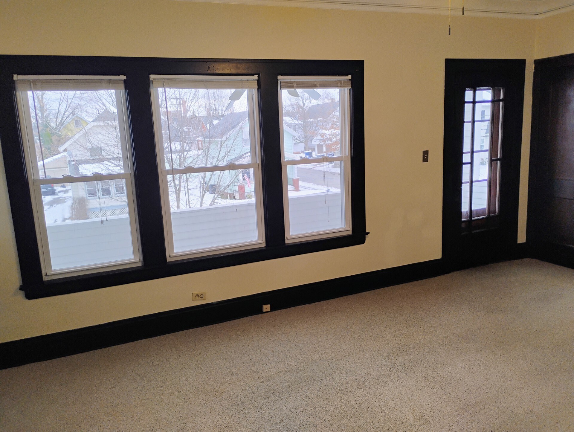 Building Photo - 2102 Chesterland Ave