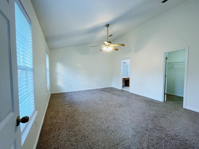 Building Photo - 192 Sugar Plum Dr