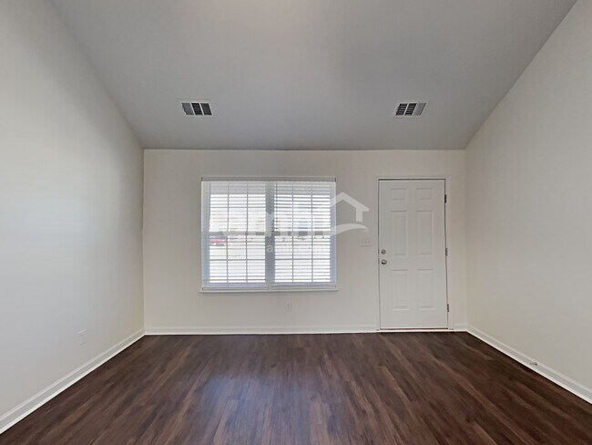 Building Photo - 4204 Birch Dr