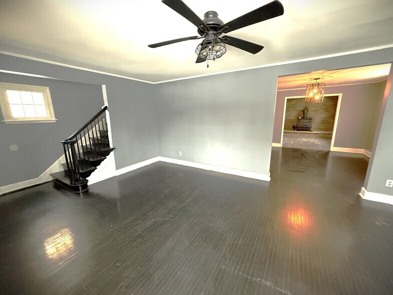 Building Photo - 610 Salisbury Rd