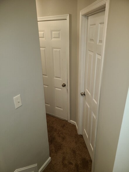 Building Photo - 2714 Stanton Rd SE