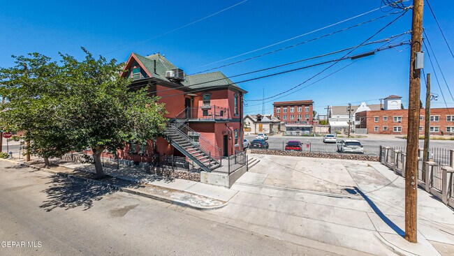 Primary Photo - 702 Myrtle Ave