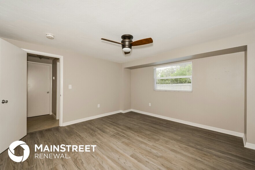 Building Photo - 5432 Kensington St