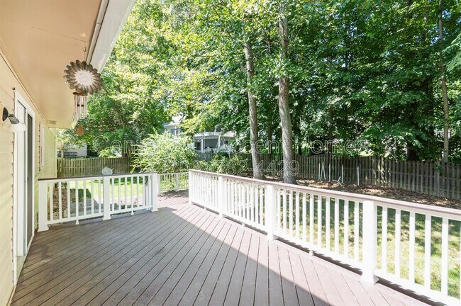 Building Photo - 7690 Middle Valley Dr