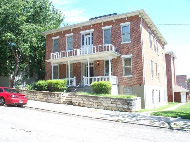 Primary Photo - Eugene Field Apartments