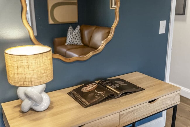 Building Photo - 530 Hanford St