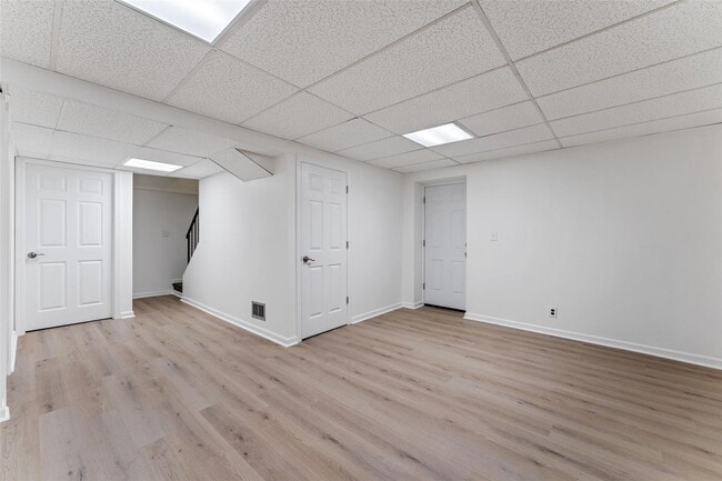 Building Photo - 25 Saxon Wood Rd
