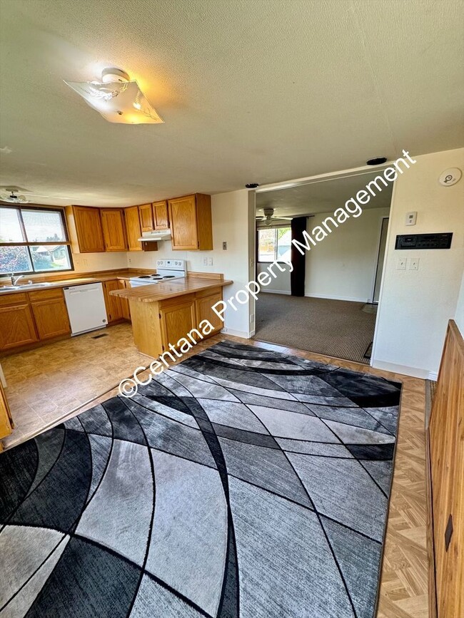 Building Photo - 2014 Reynolds Ave