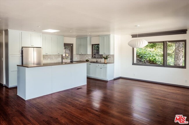 Building Photo - 2051 Kenilworth Ave