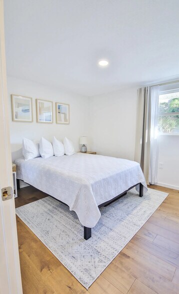 2nd bedroom - 2249 Grove St