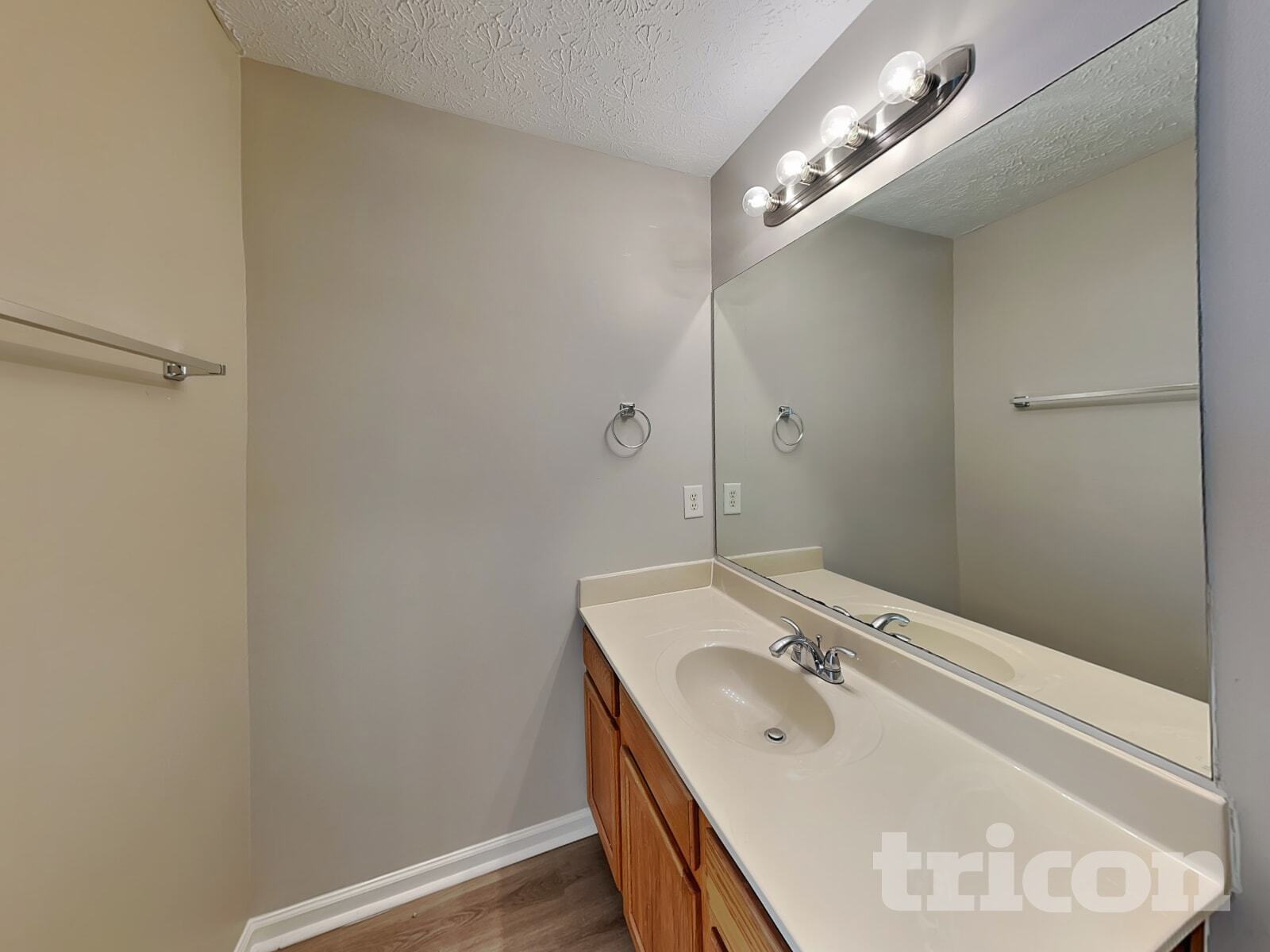 Building Photo - 220 Osmanthus Way