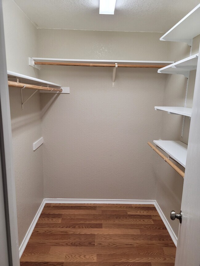 master bedroom closet - 3620 Crosscut Loop