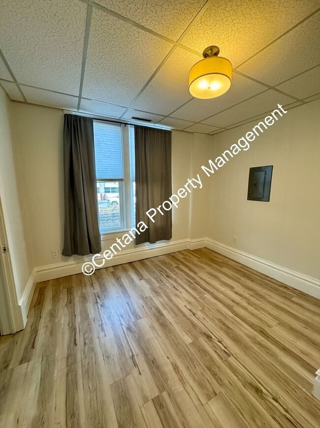 Building Photo - 722 S Montana St