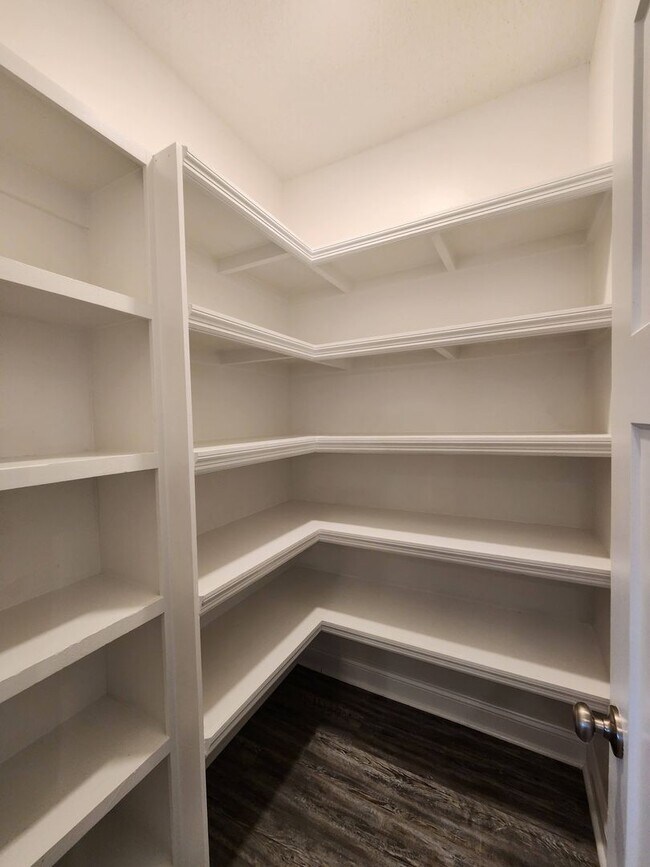 Building Photo - Charming 4-Bedroom Home with Modern Finishes in Hahira, GA - Lawn Care Included