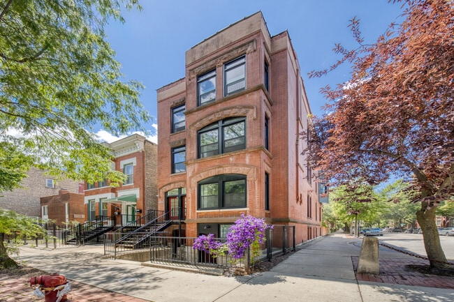 Building Photo - 800 S Loomis St