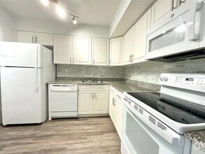 Building Photo - 9357 SW 77th Ave