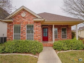 Building Photo - 1651 Hanz Dr