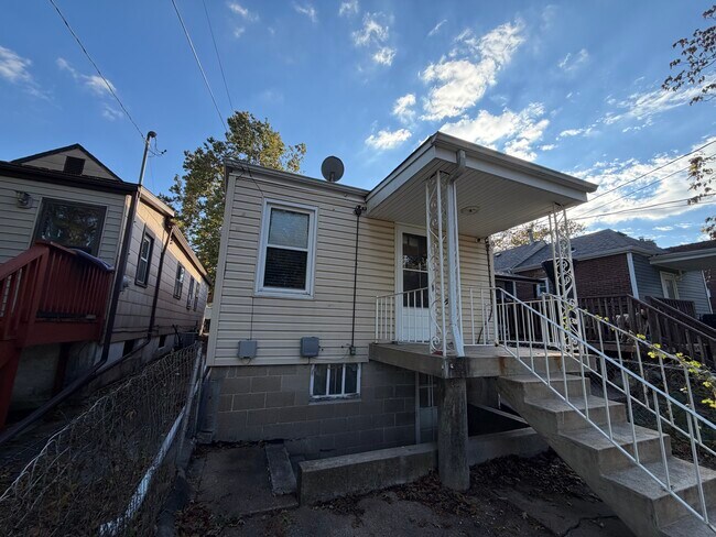 Building Photo - 5331 Arsenal St