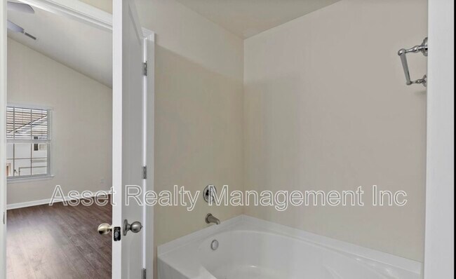 Building Photo - 2326 McCampbell Wells Way