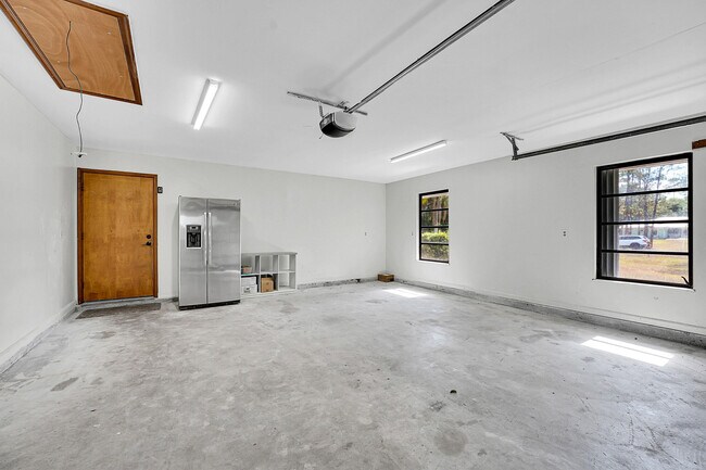 Building Photo - 17717 Bridle Ln