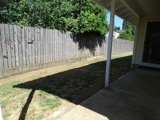 Building Photo - 7415 NE 64th Cir