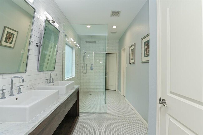 Building Photo - 4704 High Creek Ct