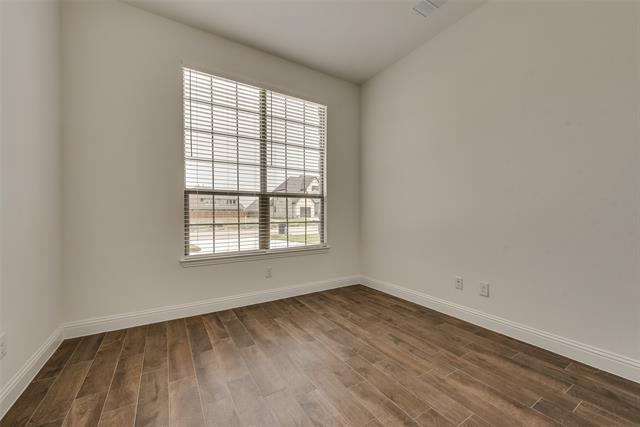 Building Photo - 617 Montrose Dr