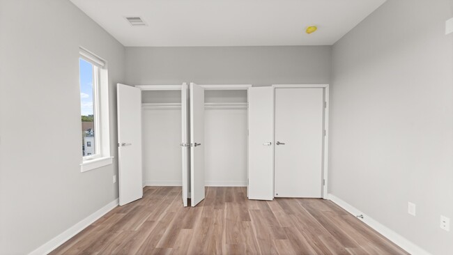 Building Photo - 475 Communipaw Ave