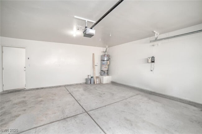 Building Photo - 2542 N Grand Basin Dr