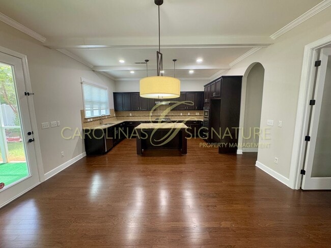 Building Photo - Move-In Ready Family Home. Prime Location, Updated Features