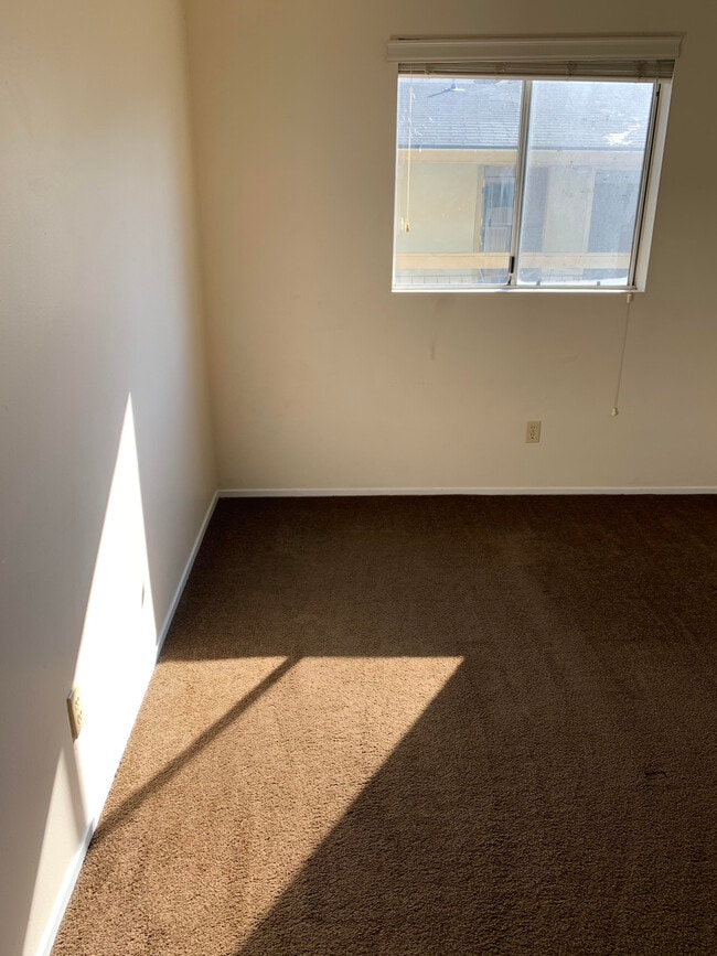 Upstairs Bedroom - 1185 E Foothill Blvd