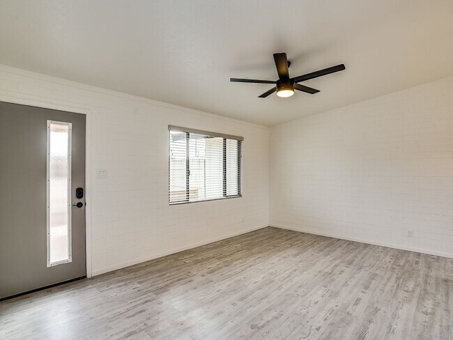 Interior Photo - The Pointe at Country Club