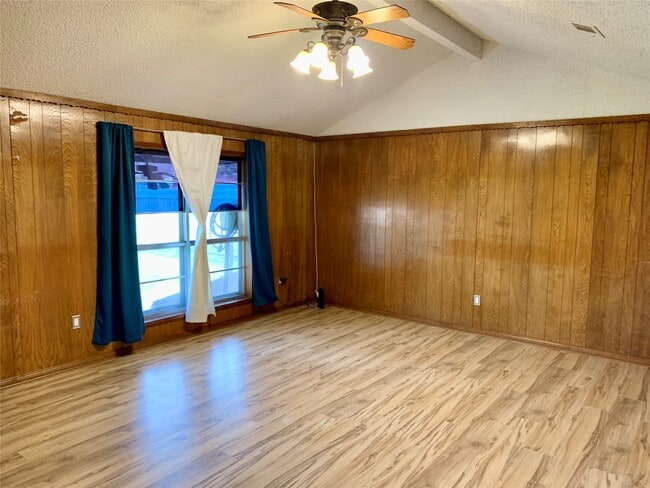 Building Photo - 9914 El Chaco Dr
