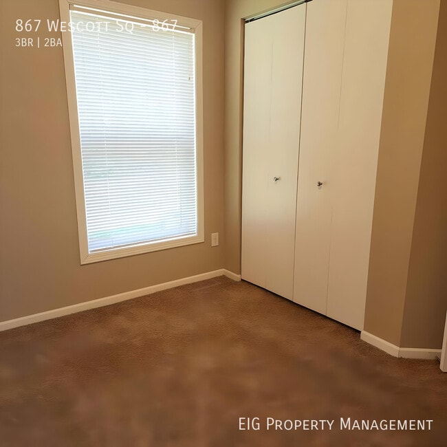 Building Photo - 867 Wescott Square