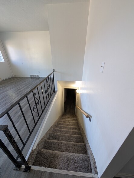 Building Photo - 377 Mattwood Dr