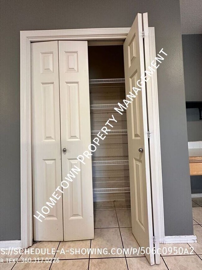 Building Photo - 7205 33rd Ave NE