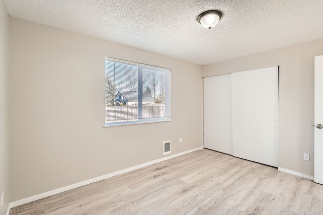 Building Photo - 209 E 36th St