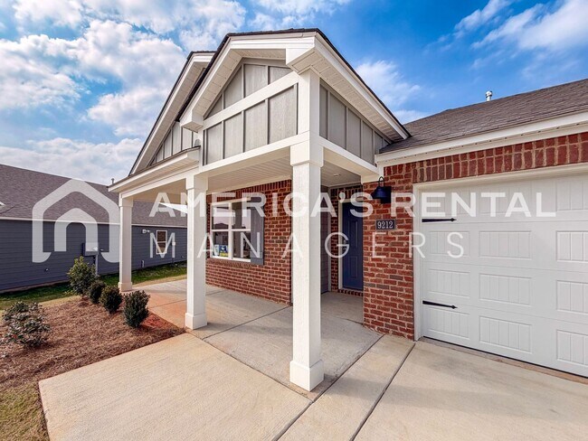 Building Photo - One-Month Free Move-in Special! New Construction Home for Rent in Tuscaloosa, AL! Sign a 13-month...