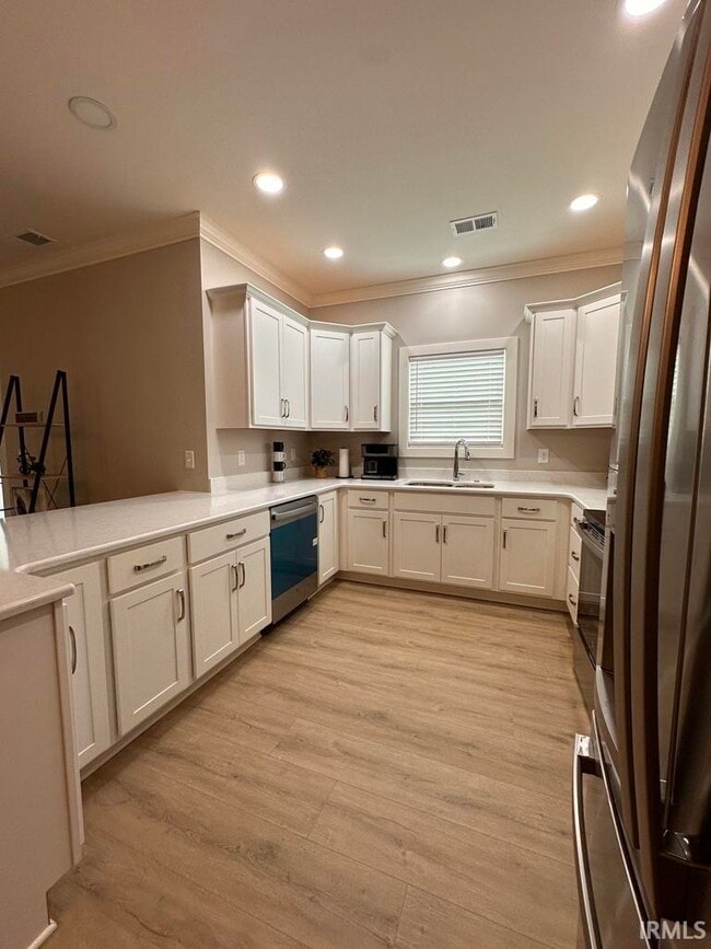 Building Photo - 3795 High Pointe Dr