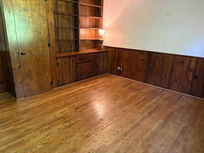 Building Photo - 35 Marwick Manor