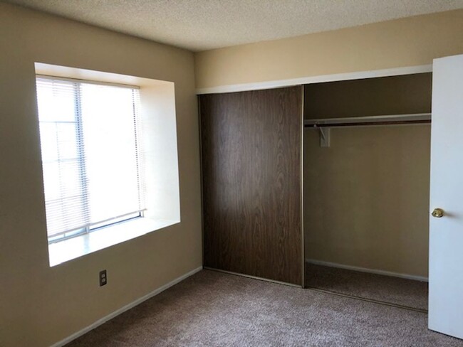 Building Photo - Town home for rent in Aurora CO 80013