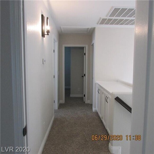 Building Photo - Beautiful 3 Bedroom/2.5 Baths in Summerlin