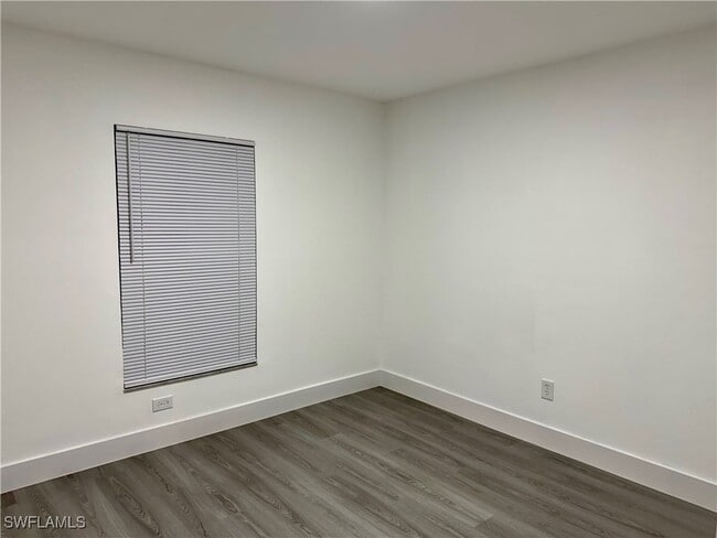 Building Photo - 6016 Lacota Ave