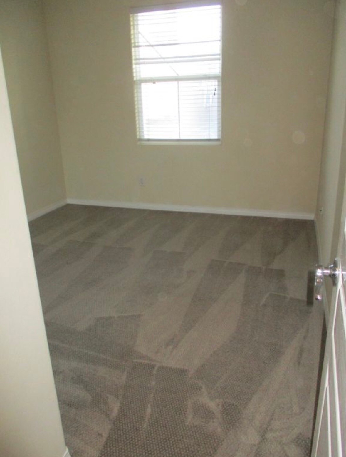 Building Photo - 7821 Daisy Cir