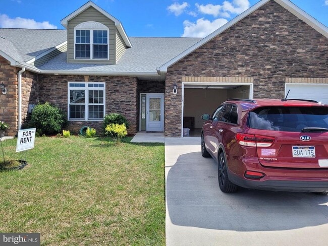 Building Photo - 315 Baltusrol Dr