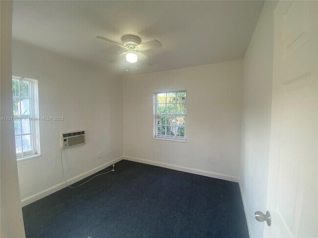 Building Photo - 2023 NE 169th St