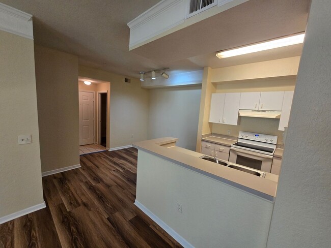 Building Photo - 3 Bedroom Condo For Rent in Tampa Palms!