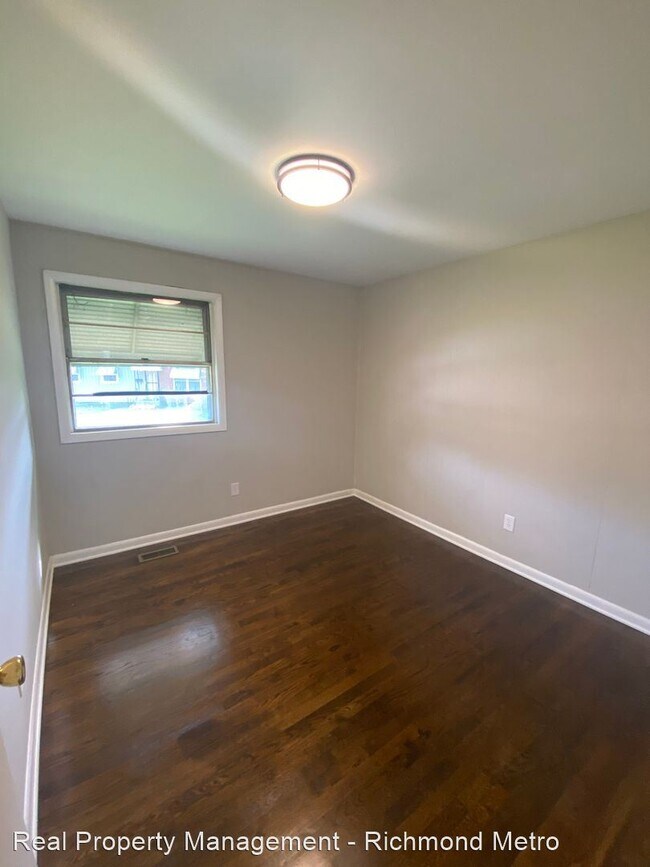 Building Photo - 3 br, 1.5 bath House - 1005 Kinney Street
