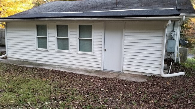 Building Photo - Home For Rent in Newport, TN